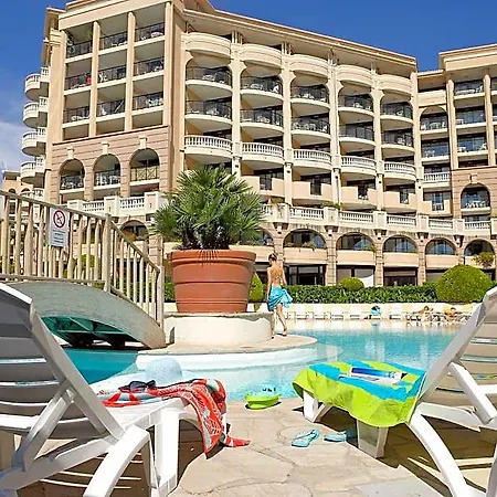 La Palme D'azur Verrerie 3* كان